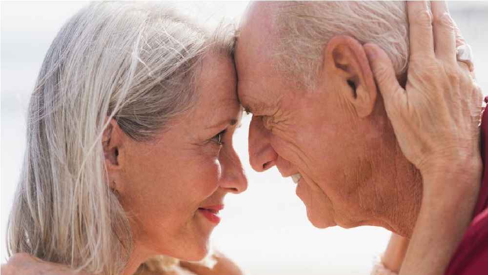 Секс и возраст: как старение влияет на сексуальную жизнь?