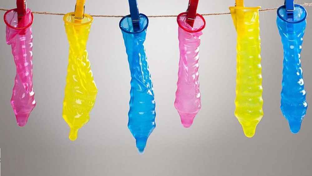 Почему рвутся кондомы и что делать, если порвался презерватив?
